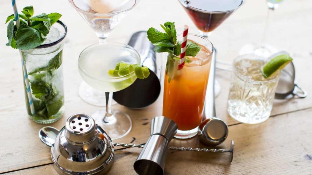 Benefits of using healthy mixers for drinks